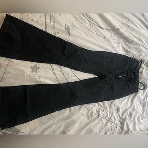 High-waisted Black Flared Jeans